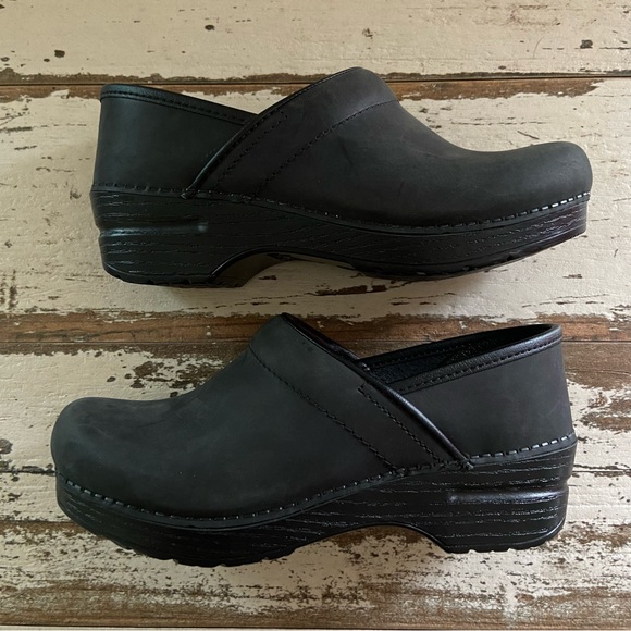 SOLD NWOT Dansko Professional Black Oiled Clogs - Picture 9 of 11